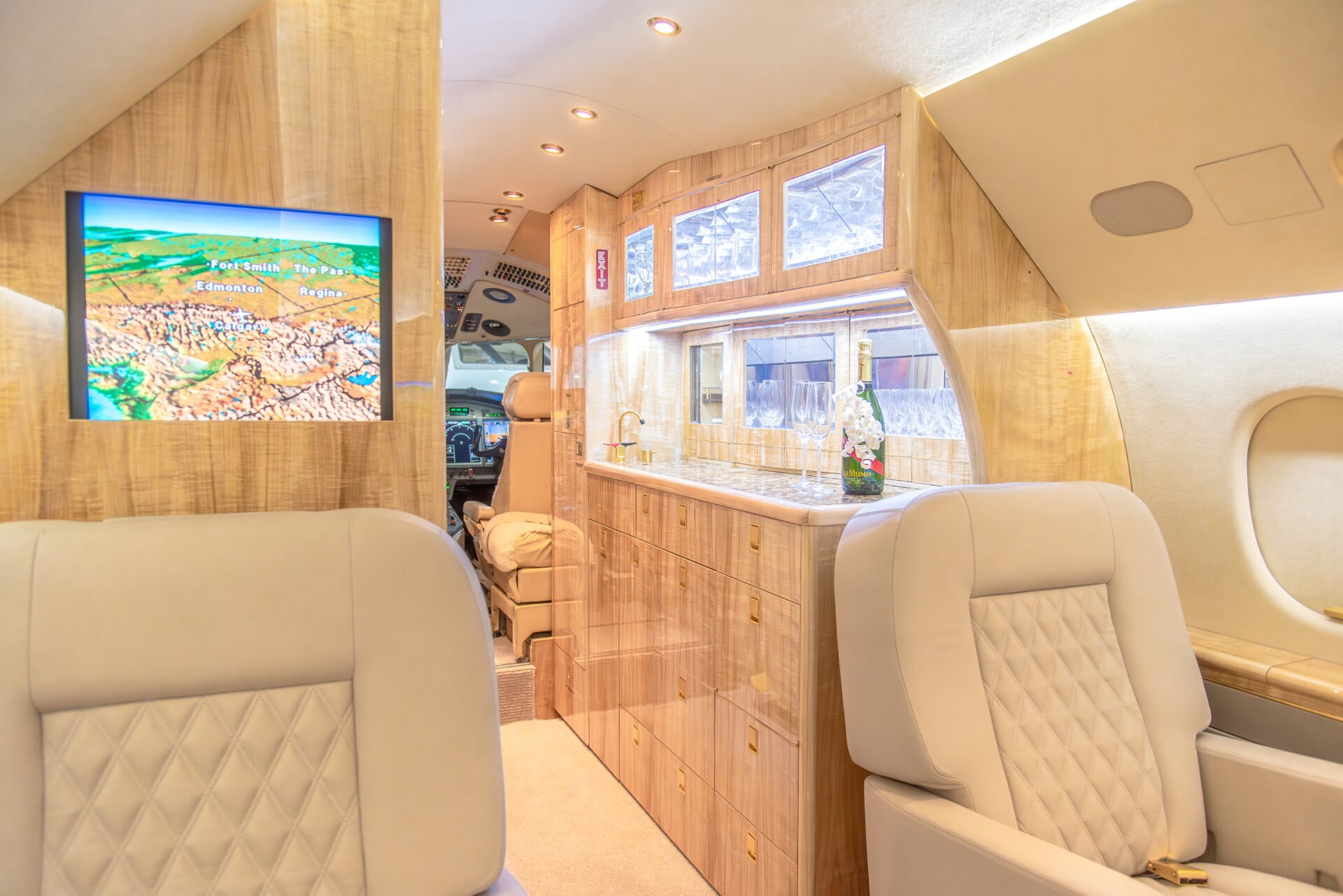 Dassault Falcon 900 - Available for Charter
