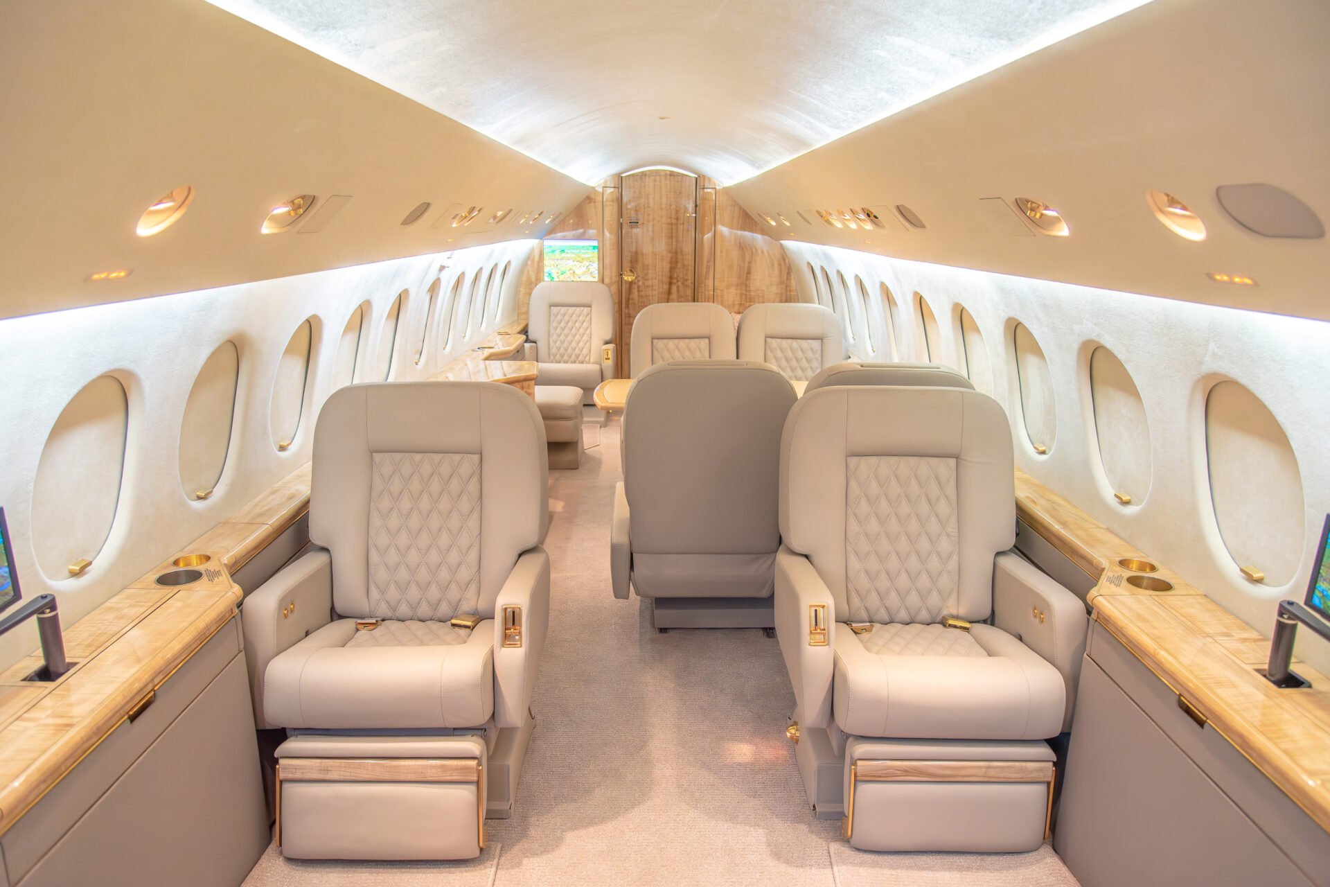 Dassault Falcon 900 - Available for Charter