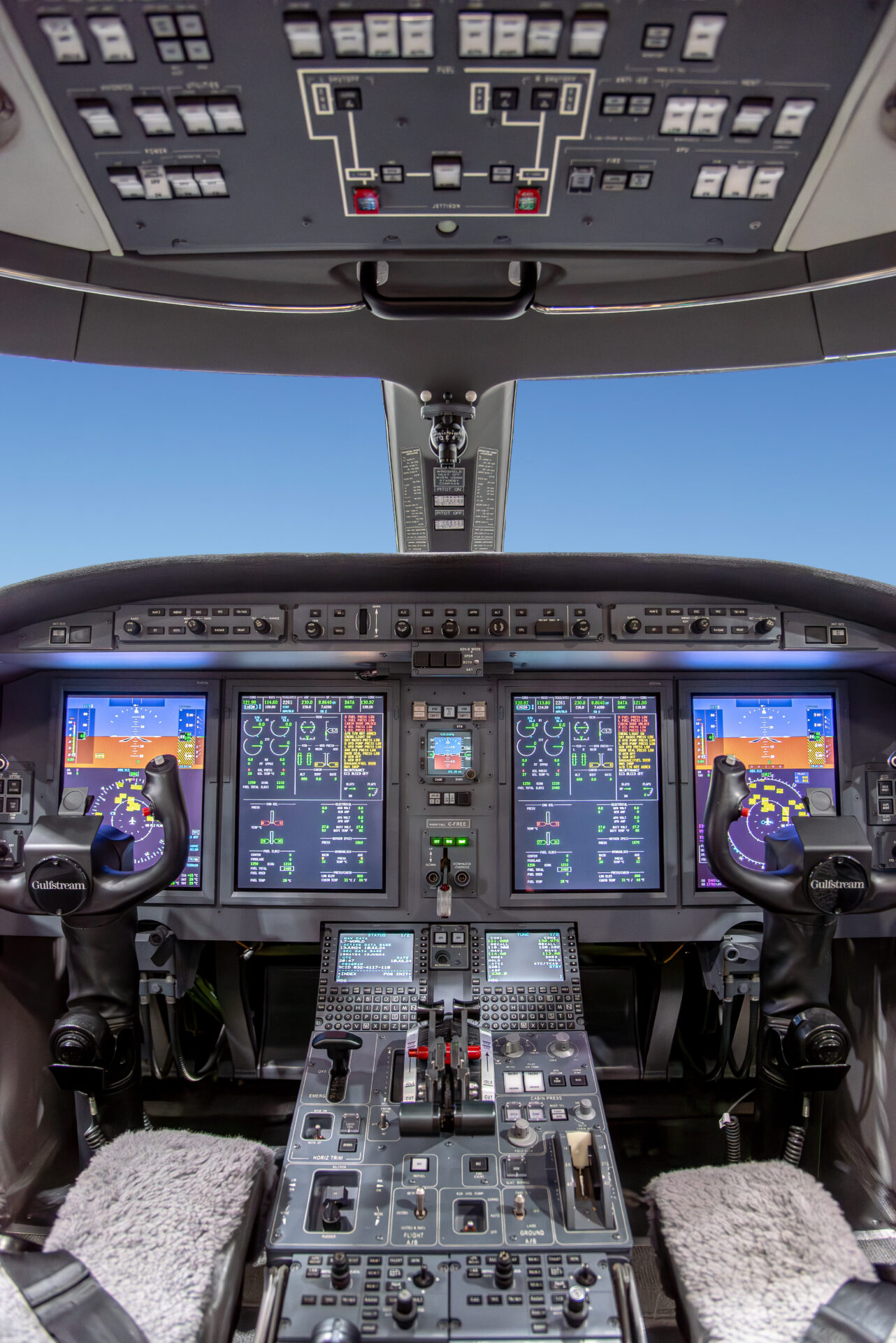 Gulfstream G150 cockpit