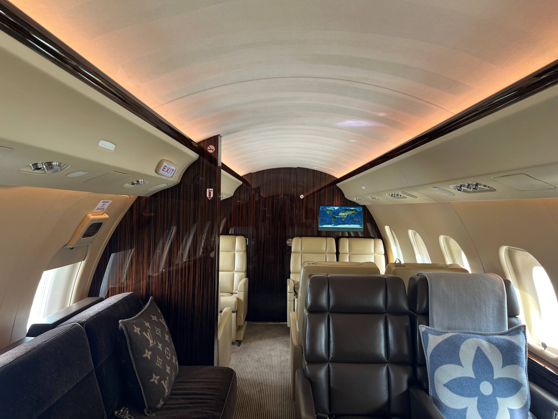 Bombardier Global 6000 for private jet charter inside cabin 