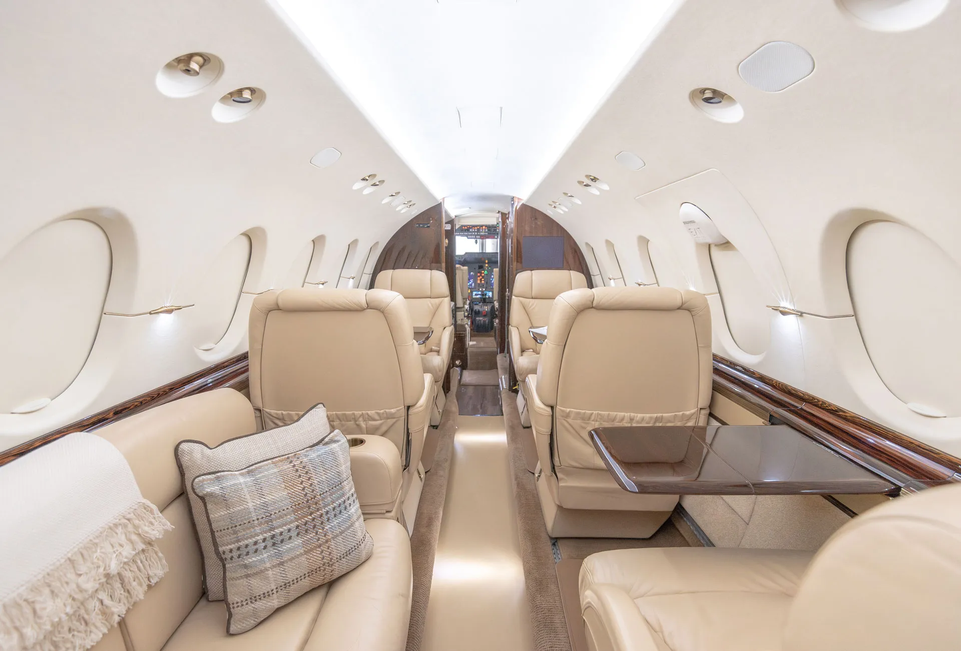 Skyservice Aircraft Sales Hawker 900XP